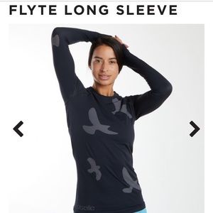 NWOT Oiselle long sleeve knit shirt blue/gray